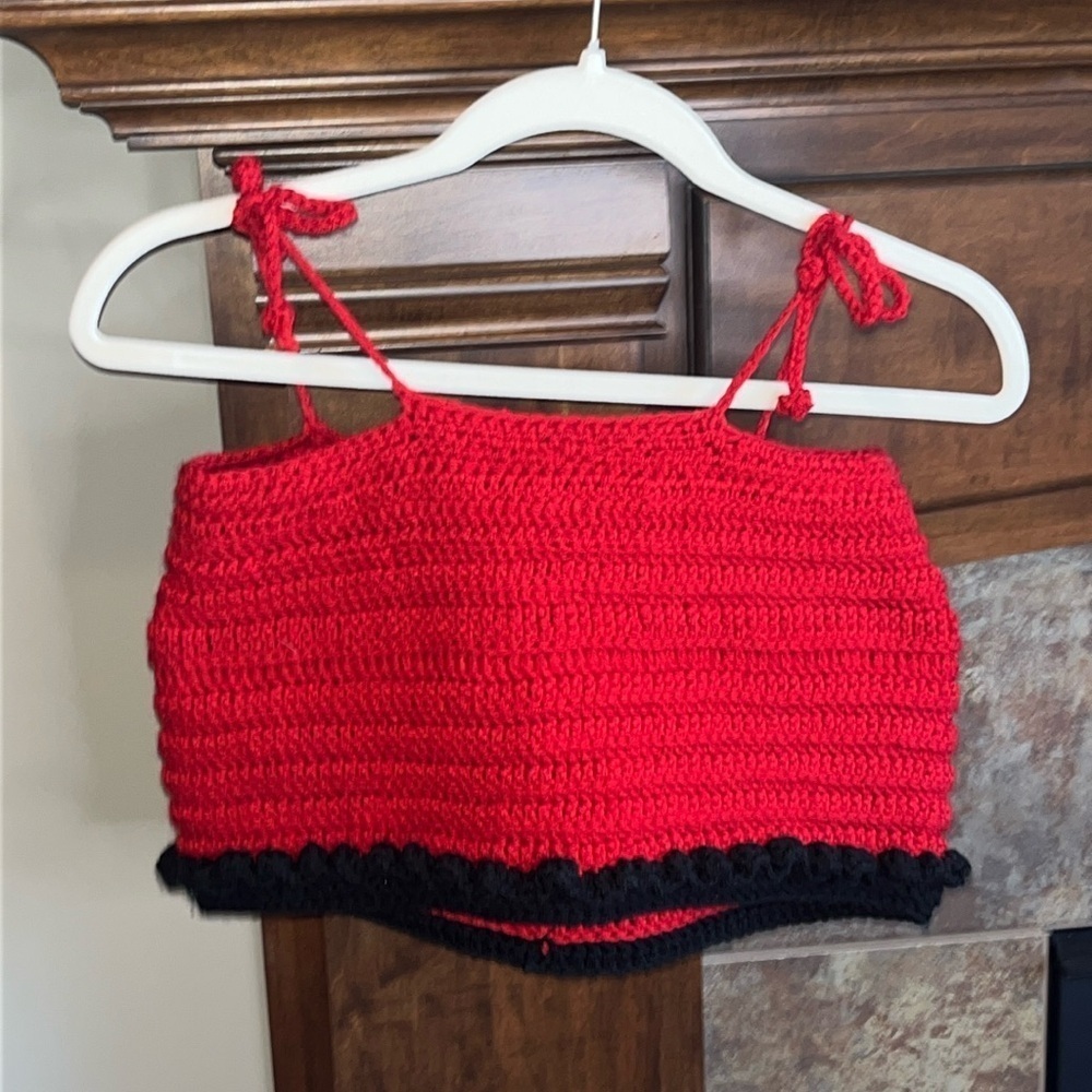 Whimsigoth red black handknit crochet cropped tank bra top tie straps est sz S/M